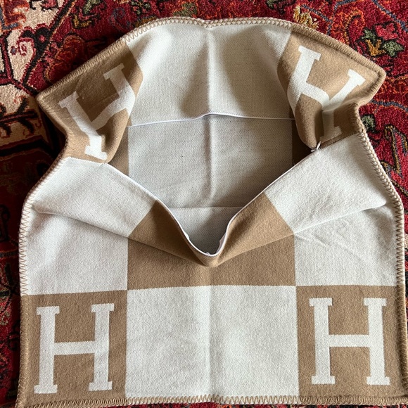 Beautiful Avalon H pillow sham wool and cashmere neutral large new - Picture 3 of 12